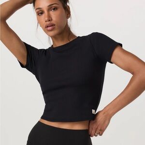 Vuori Pose Black Fitted T-Shirt - Size Small